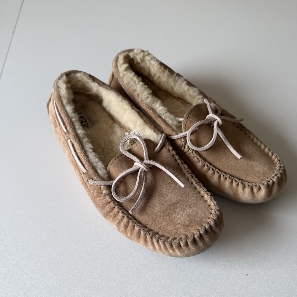 UGG Dakota Women's Chestnut‎ Suede Moccasins Slippers, Size 6